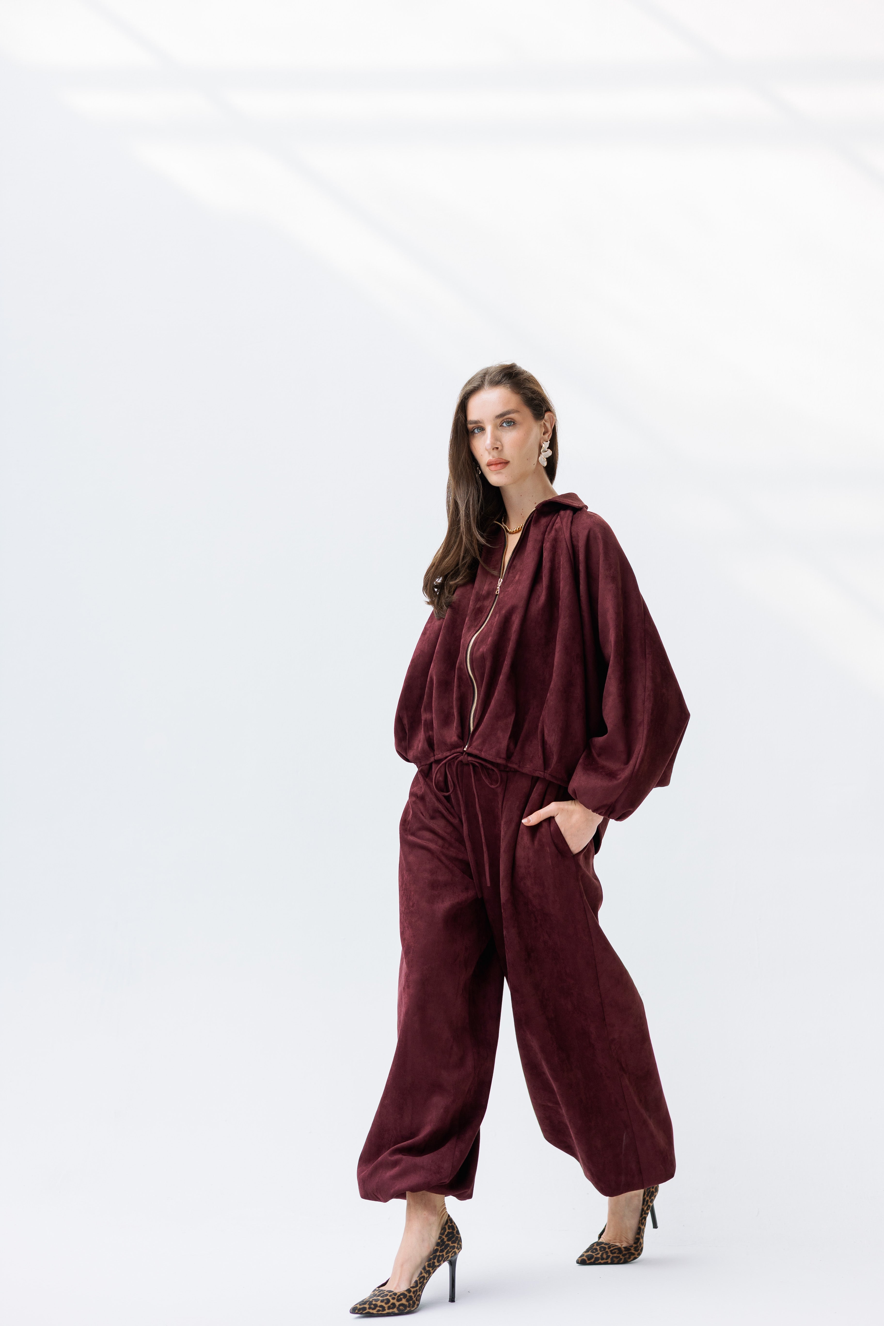 Burgundy suede ballon set( restocking within two weeks.