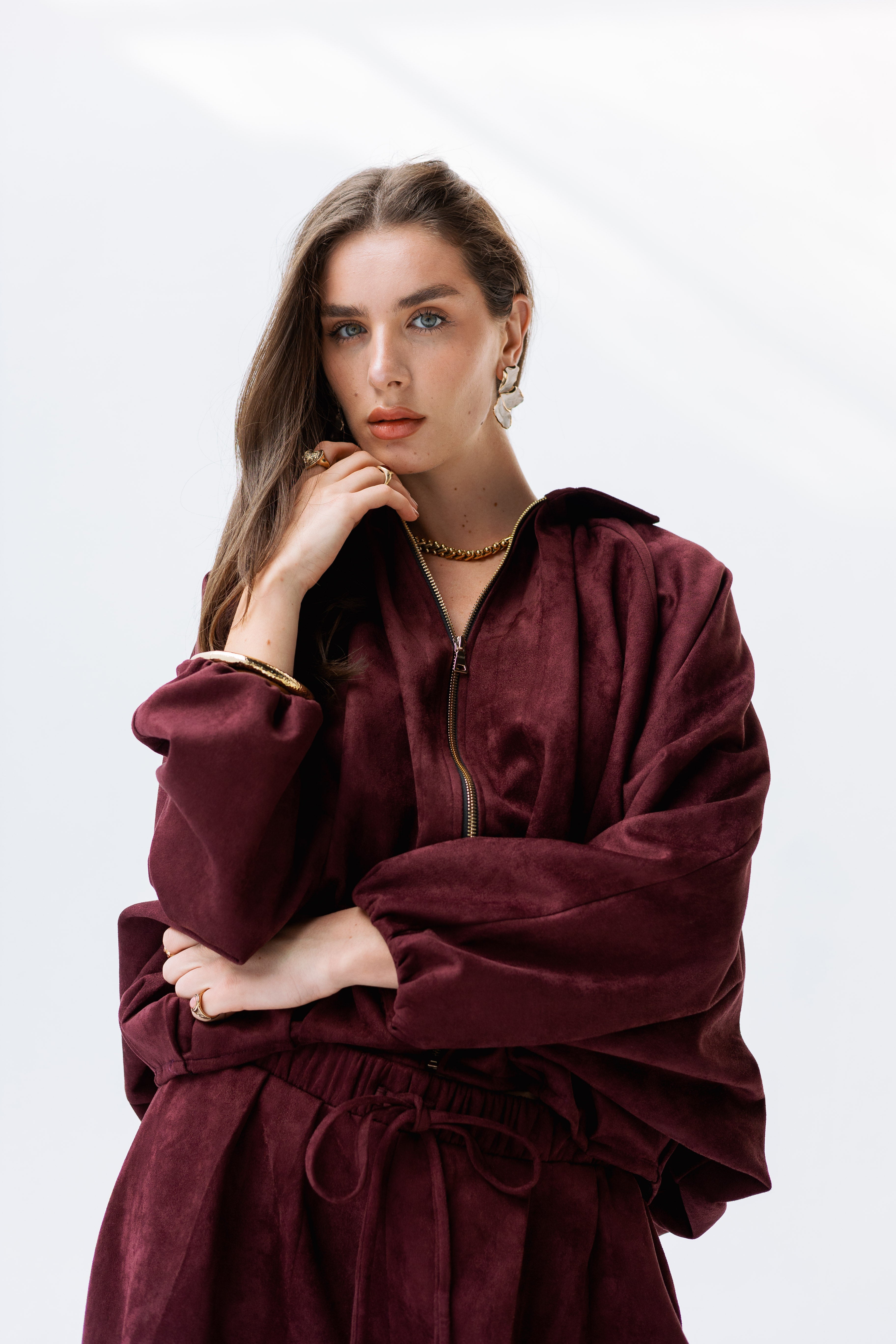 Burgundy suede ballon set( restocking within two weeks.