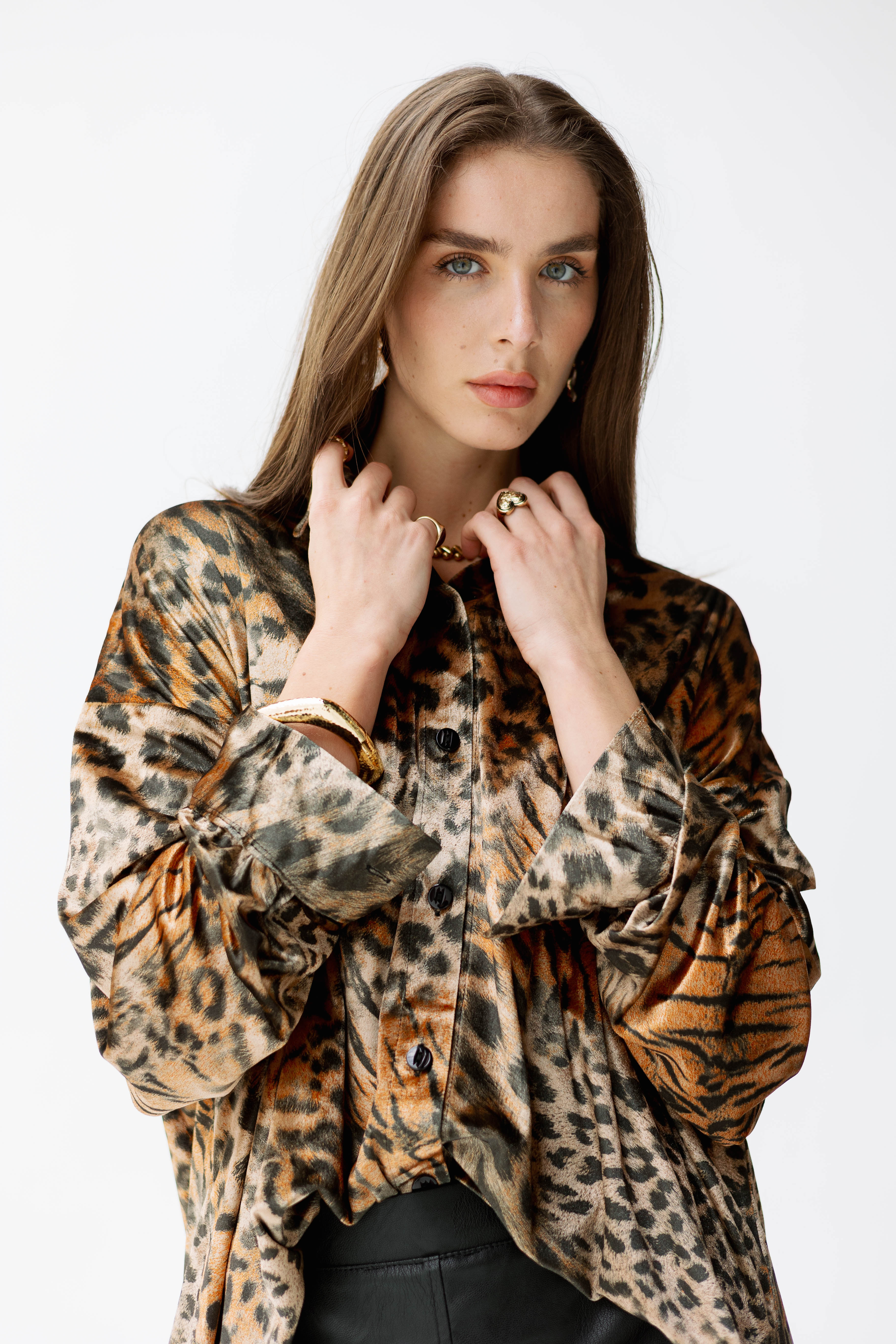 Velvet leopard shirt