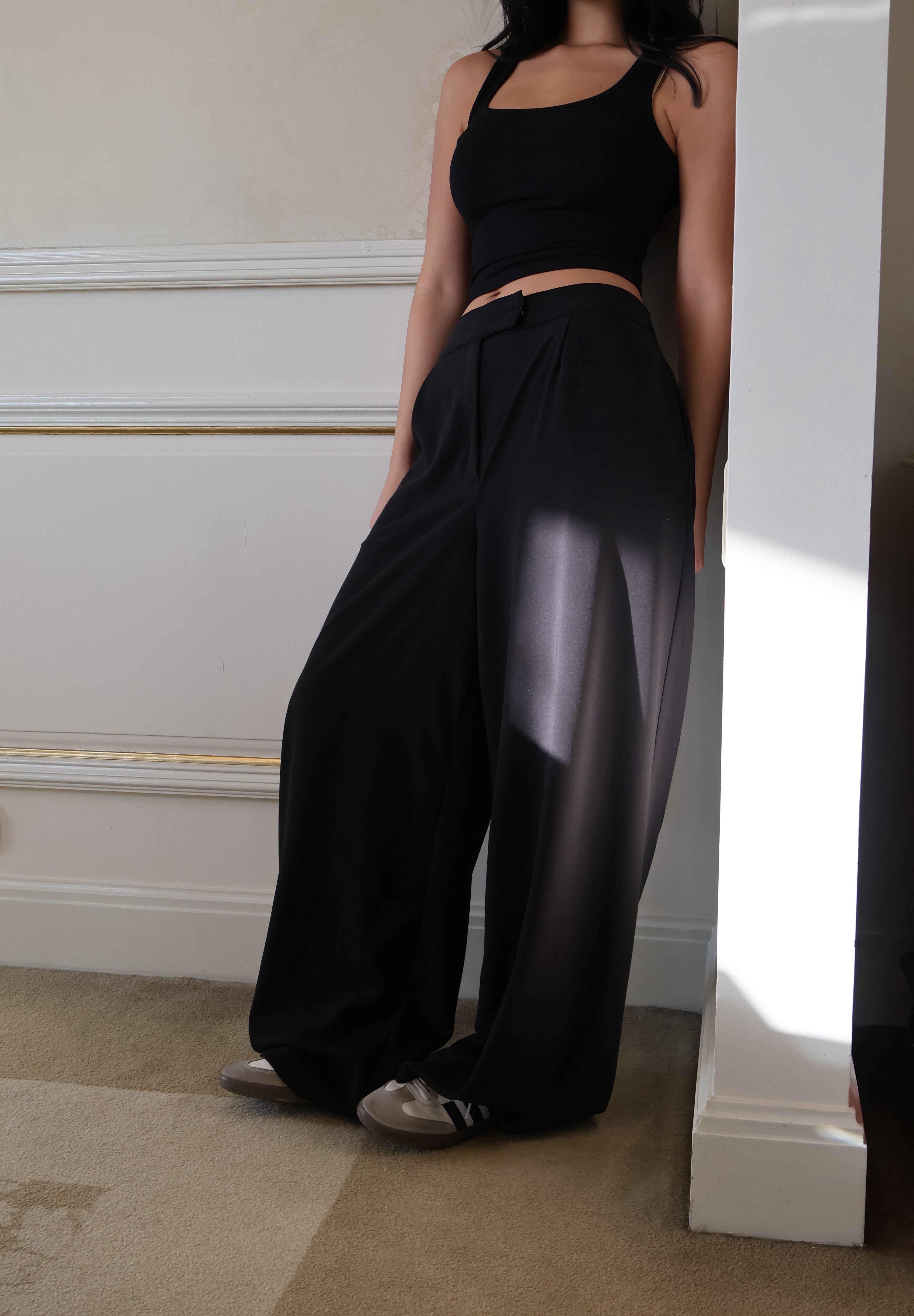 Black loose pants